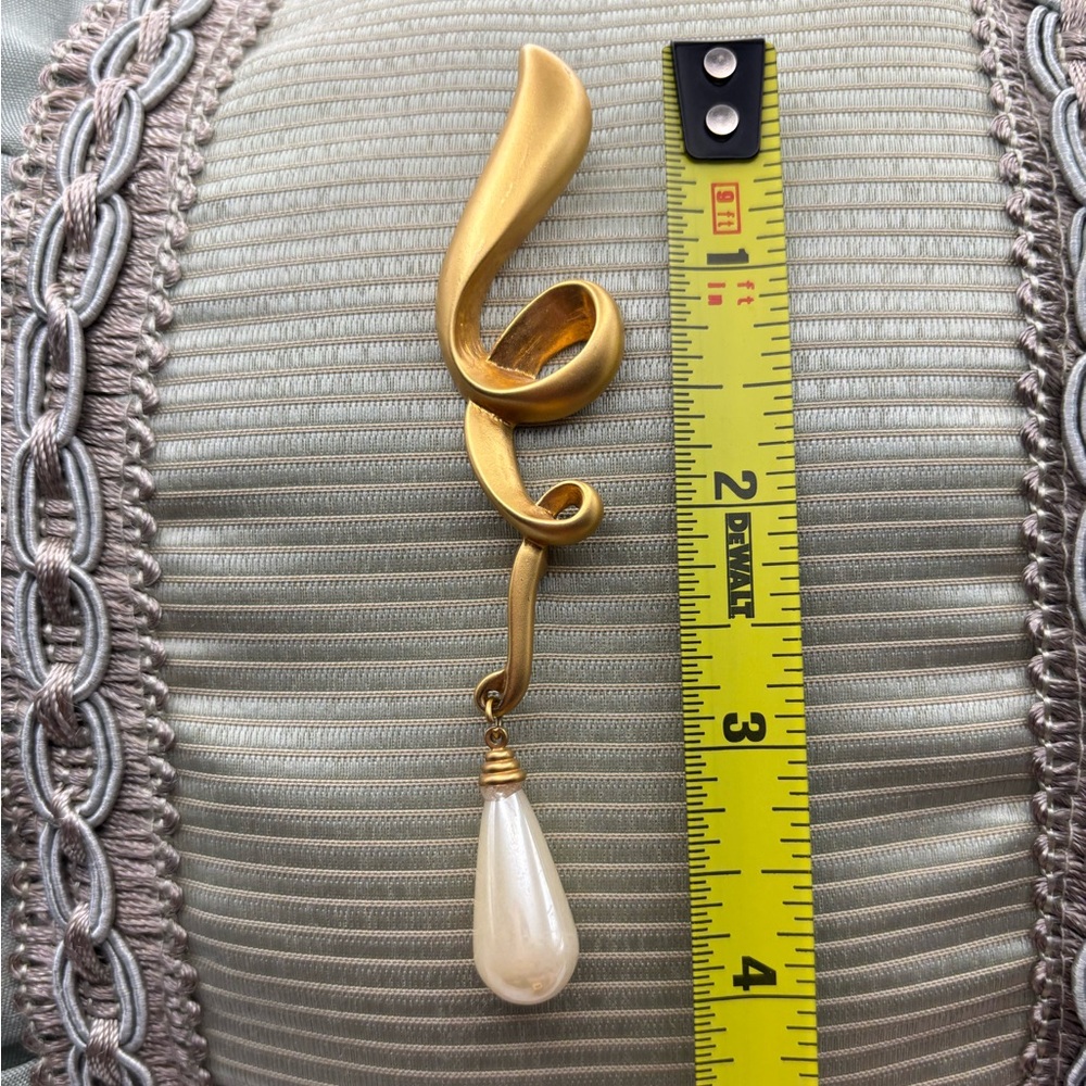 Gold Swirl Brooch with Pearl Drop - Picture 12 of 12
